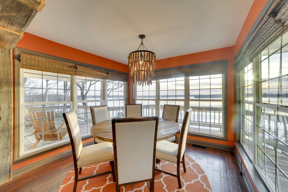 Peaceful Big Sandy Home w/ Deck on Kentucky Lake! House in Tennessee