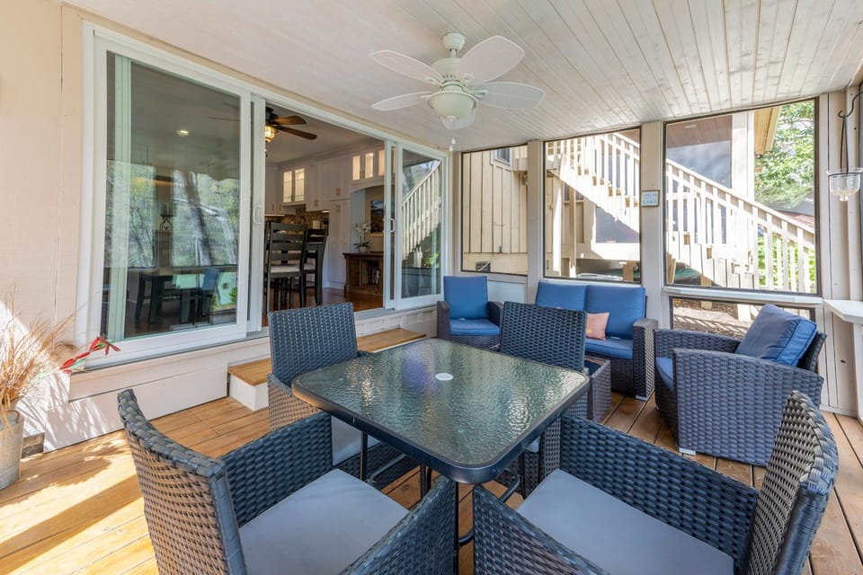 View (from property/room), Balcony/Terrace, Seating area