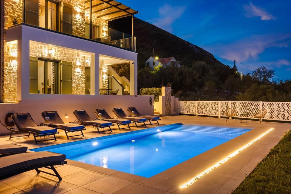 Swimming pool, Swimming pool