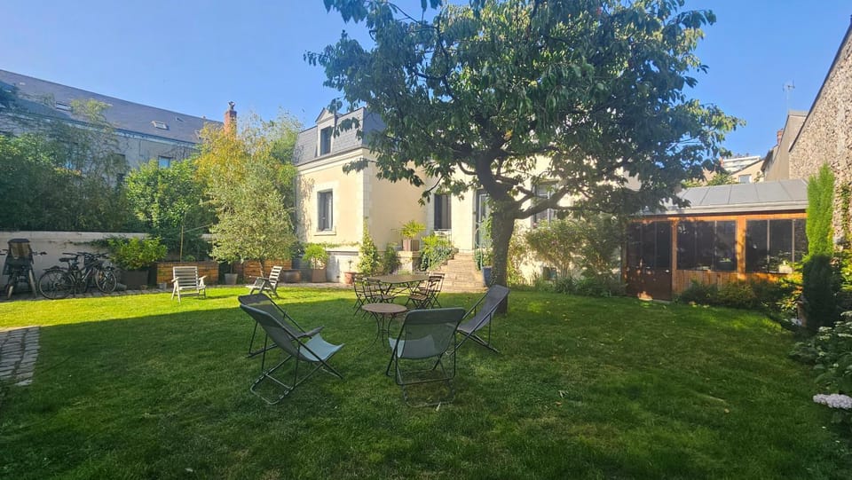 Property building, Garden, Garden view, sunbed