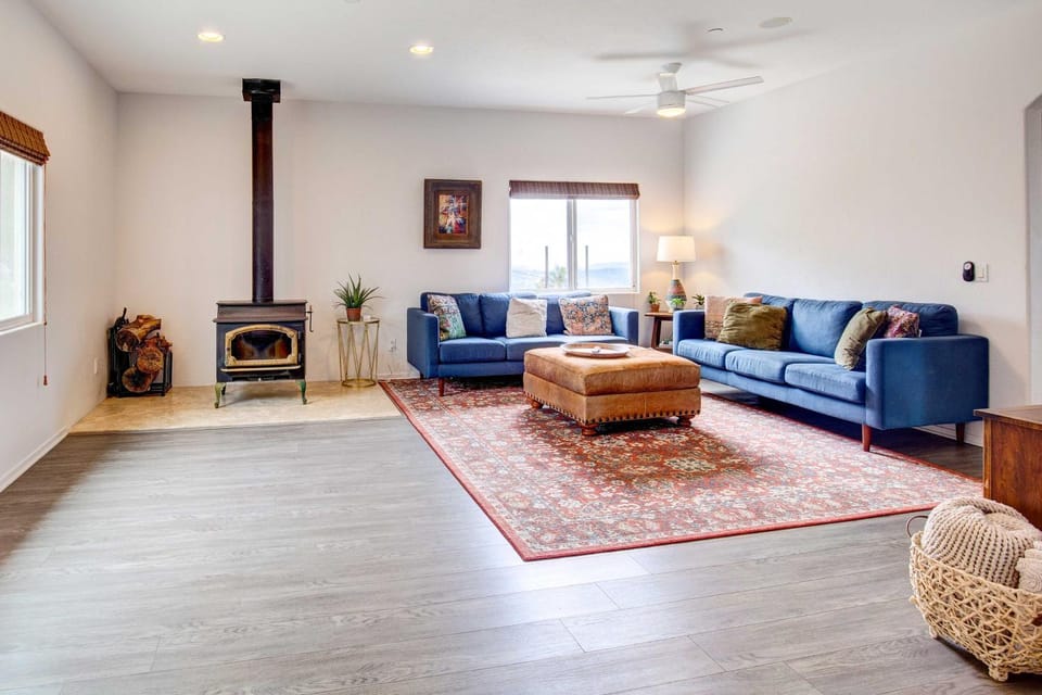 Mountaintop Ramona Home Private Pool, Near Lake! House in Poway