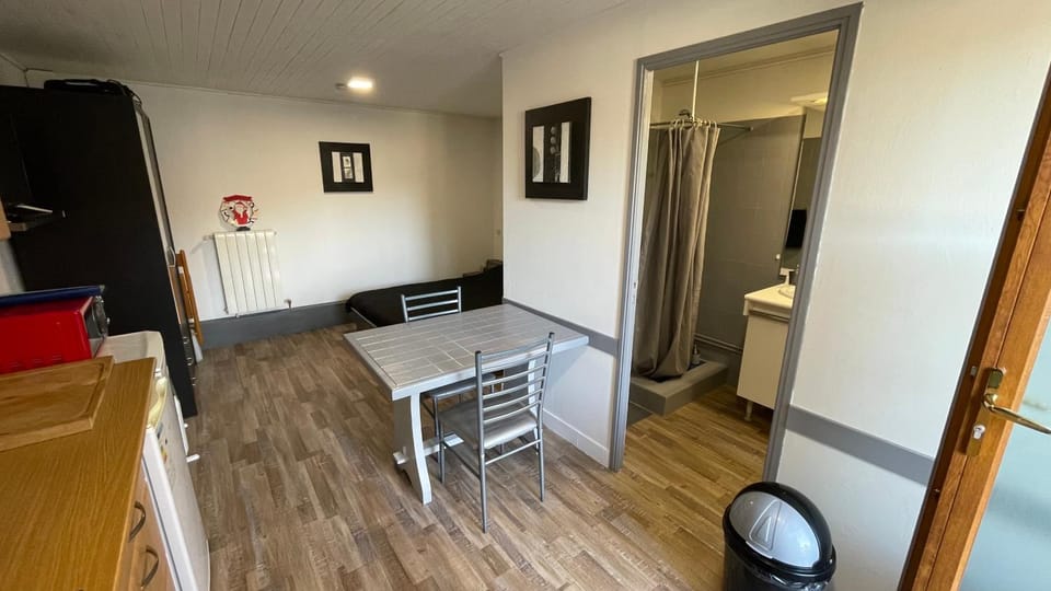 Maisonnette studio jardinet Apartment in Gréoux-les-Bains