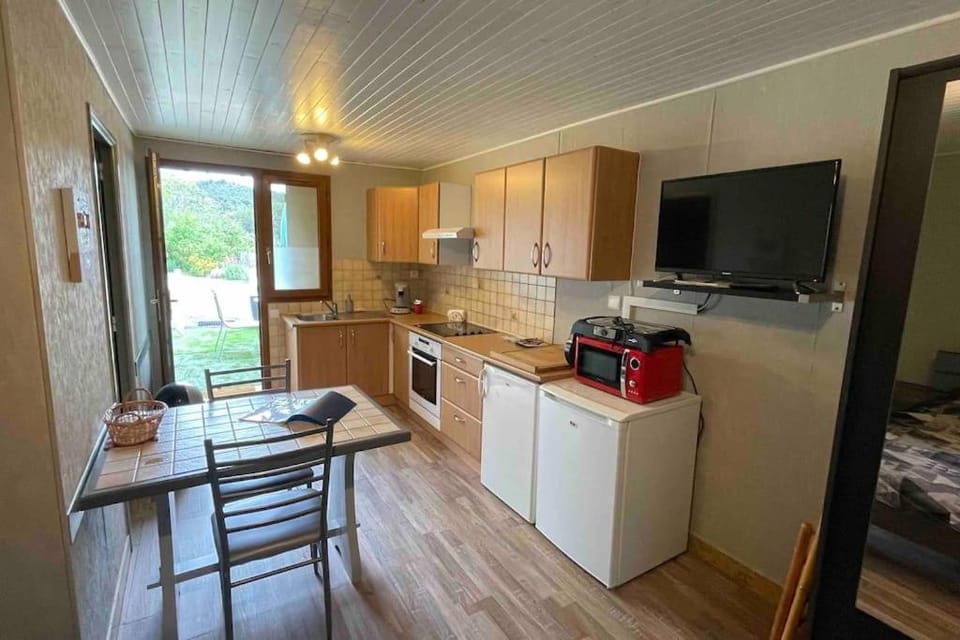 Maisonnette studio jardinet Apartment in Gréoux-les-Bains