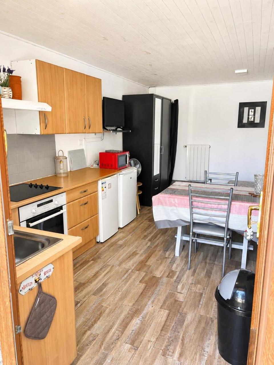 Maisonnette cosy avec jardinet et parking privatif Apartment in Gréoux-les-Bains