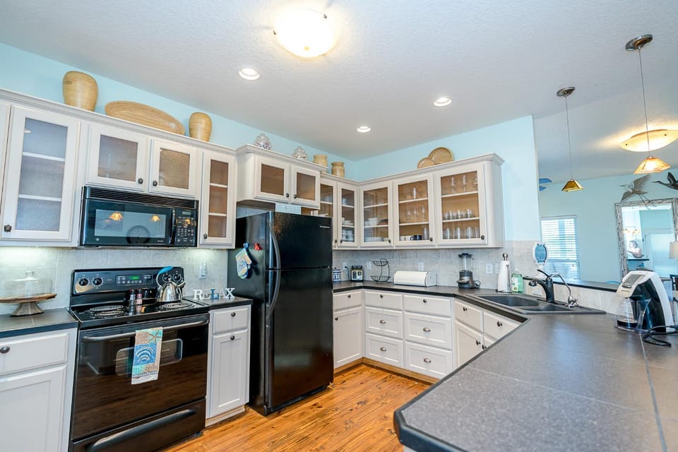 Serenity By the Sea - Great views in Treasure Island House in Alvin