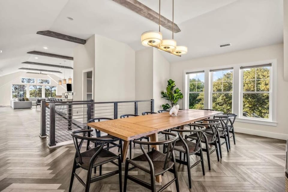Sojourn Aurora 7 BR Pool & Hot Tub House in Corolla
