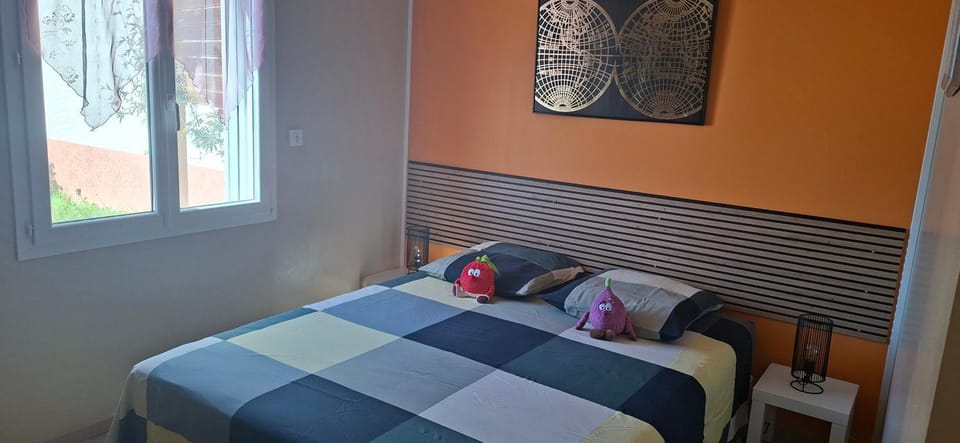 Gîte myosotis Piscine Privée 4 Chambres House in Balazuc