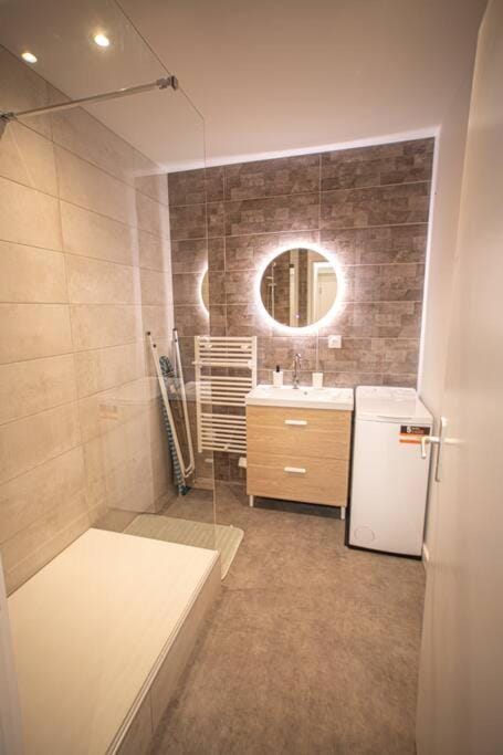 Shower, Bathroom