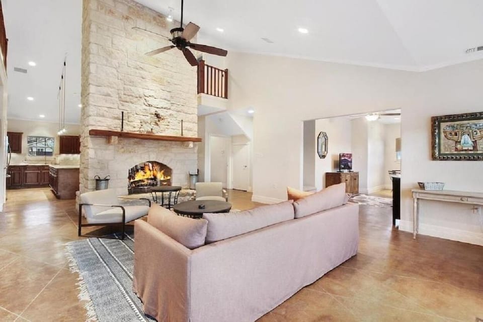 Willow Grove Estate House in Rio Grande