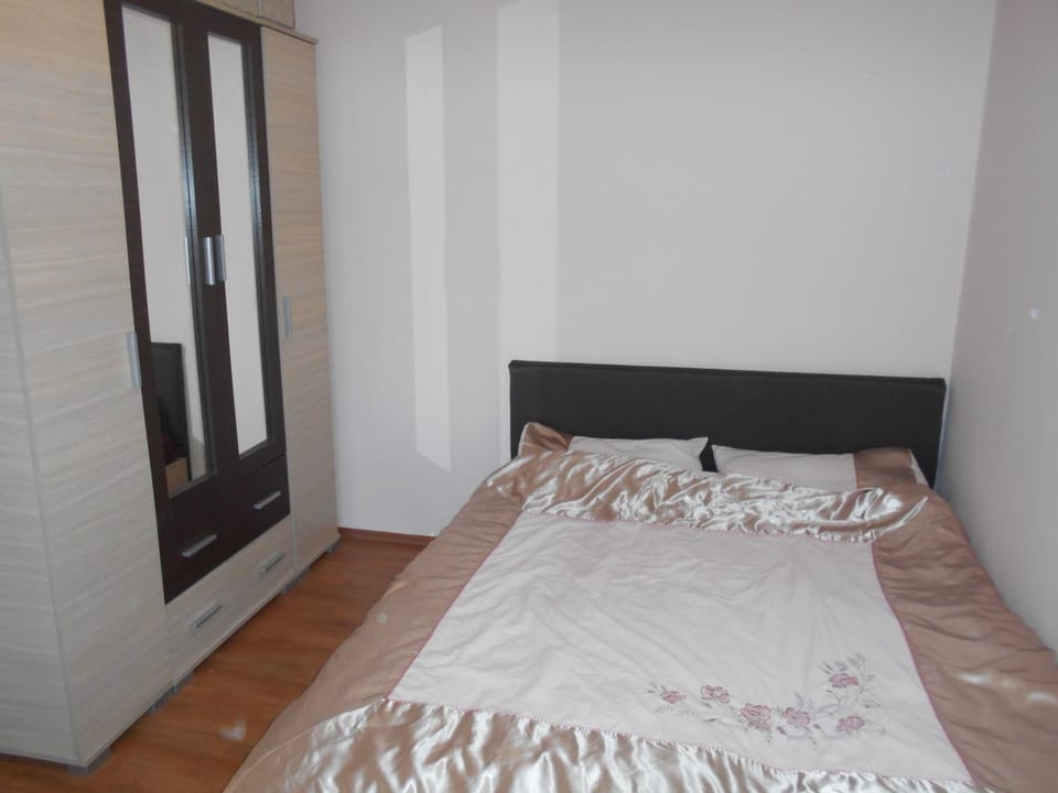 Bed, Bedroom, wardrobe