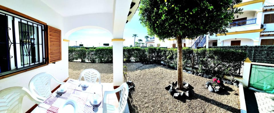 Facade/entrance, Garden, Garden