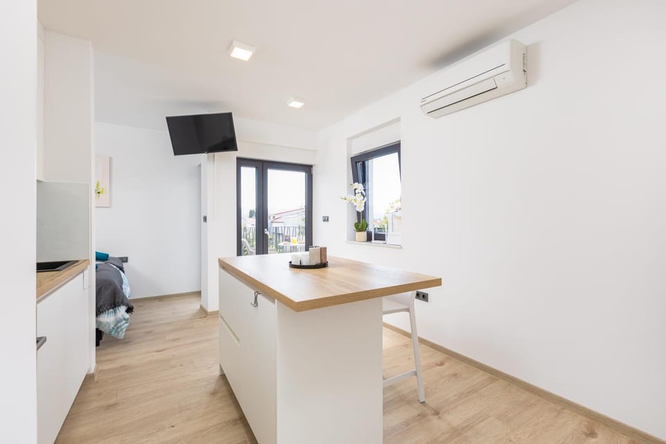 Dining area, air conditioner