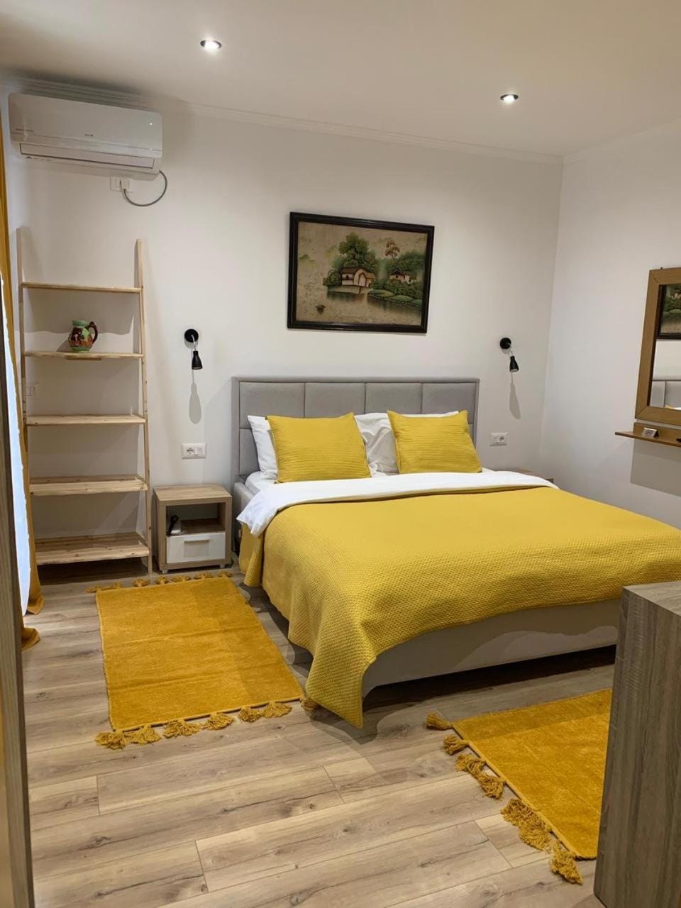 Bed, Photo of the whole room