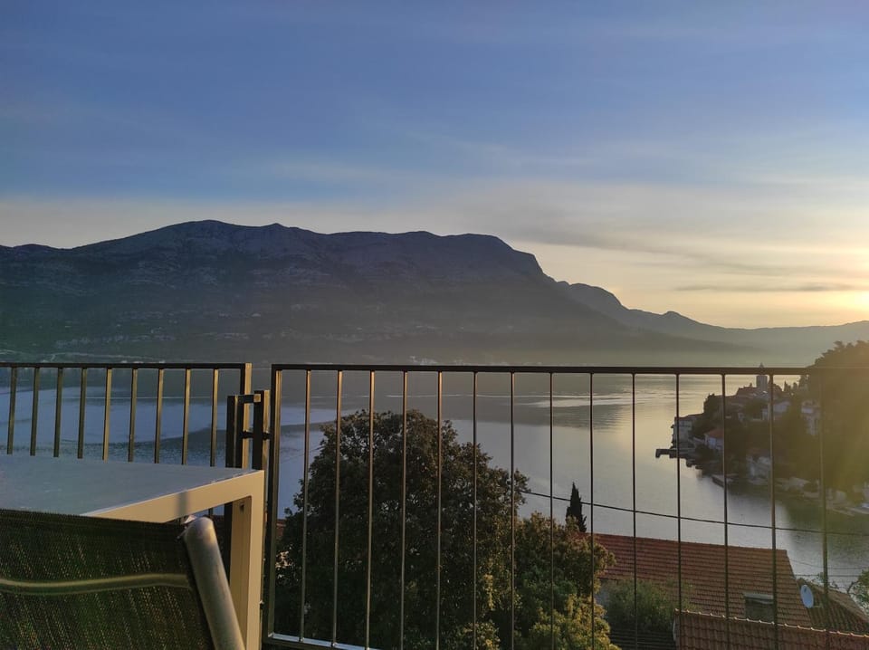 View (from property/room), Balcony/Terrace, Sunrise