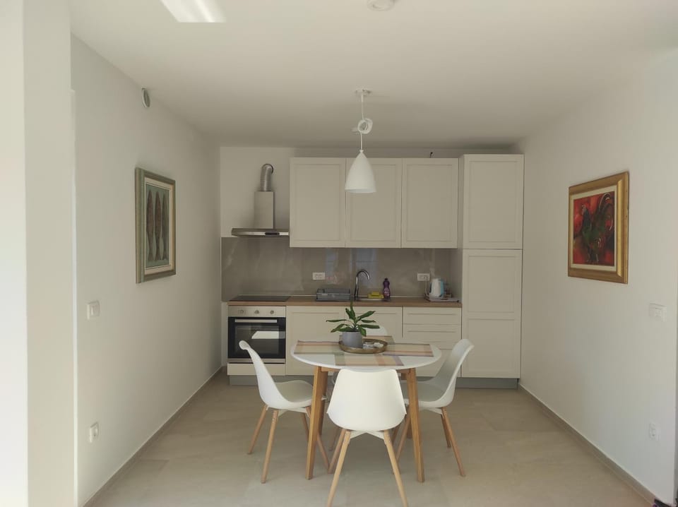 Dining area, stove, kitchen