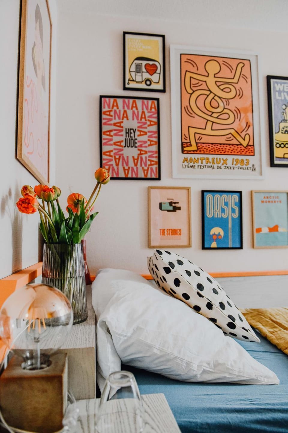 Bed, Decorative detail, Bedroom