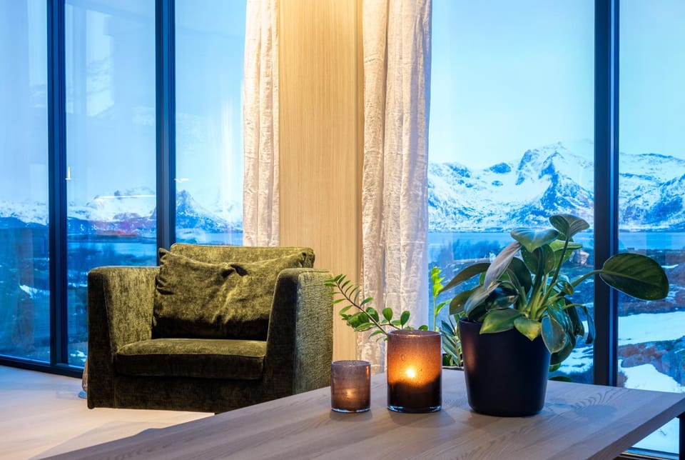 Living room, Mountain view