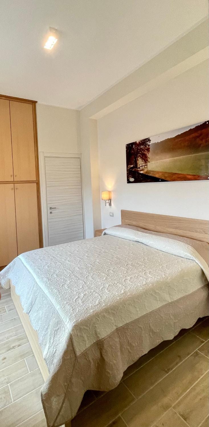 Bed, Photo of the whole room, Bedroom, wardrobe
