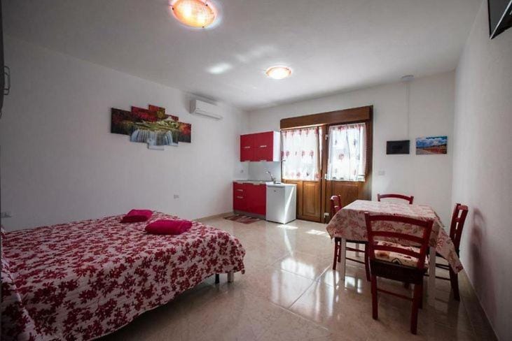 Bed, Photo of the whole room