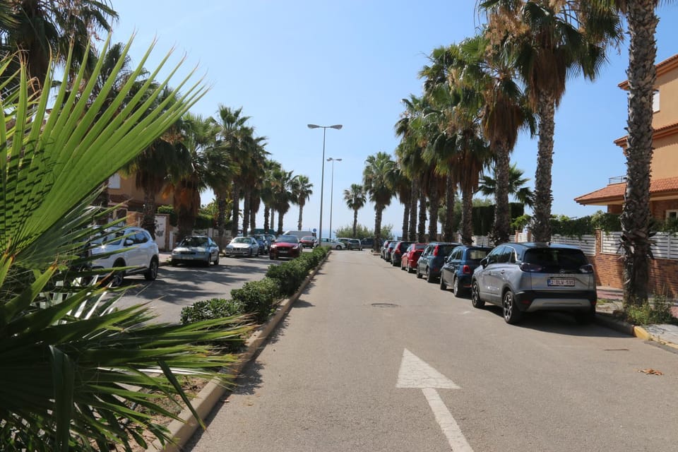 Street view, Location, Parking