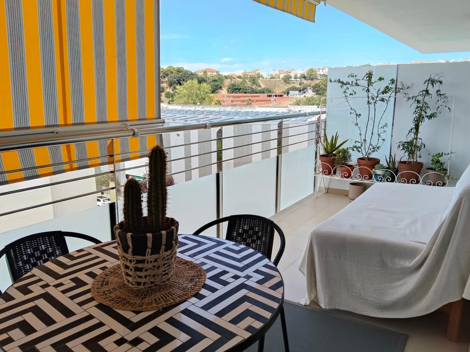 Alegre apto con piscina, a 300m de la playa. Apartment in Blanes