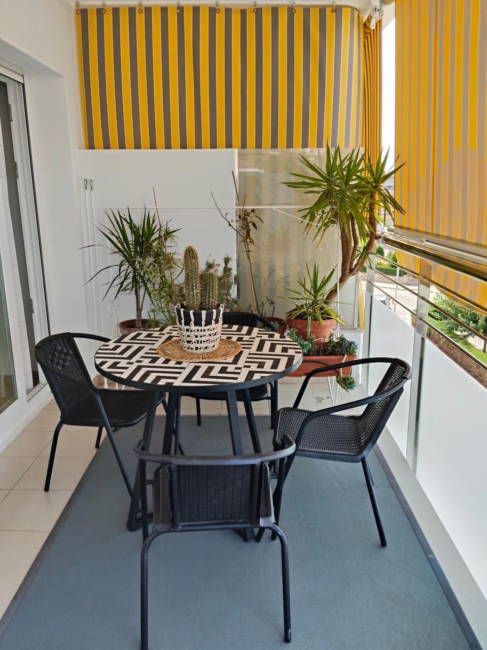 Alegre apto con piscina, a 300m de la playa. Apartment in Blanes