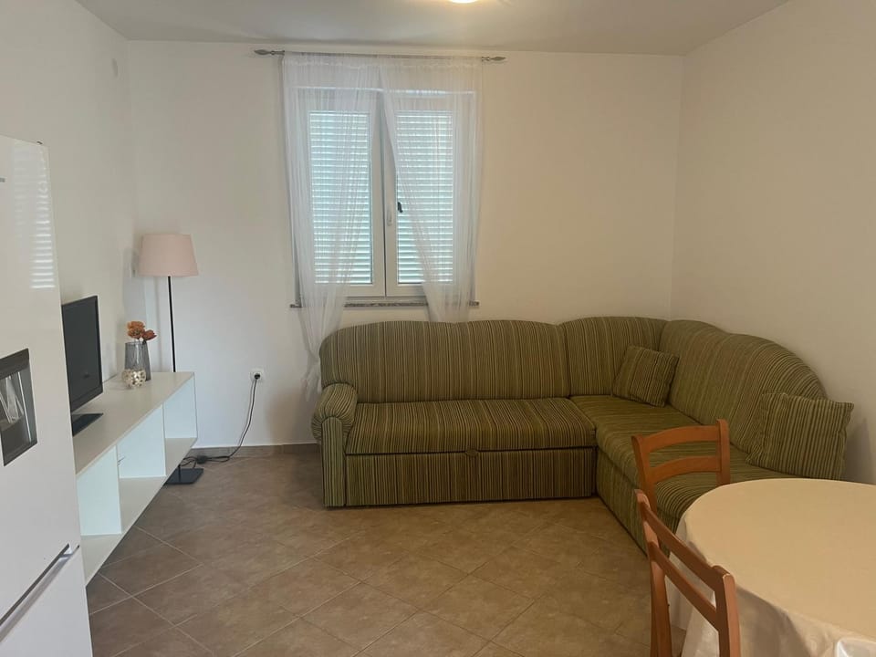 Sunny Day Mandre Apartment in Novalja
