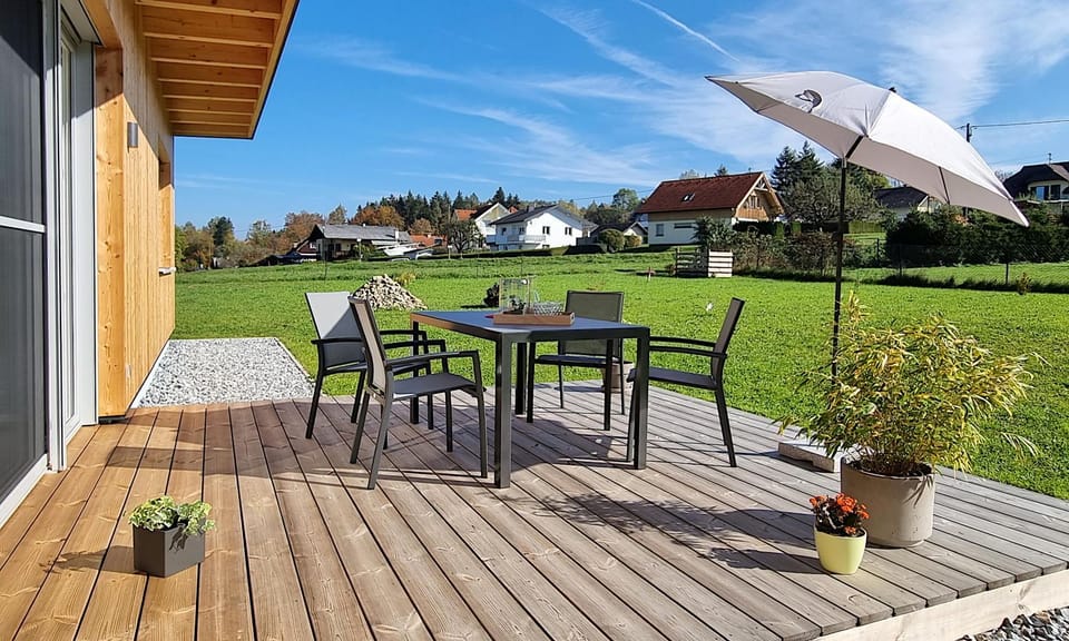 Property building, Day, Garden, Garden, Balcony/Terrace, Garden view