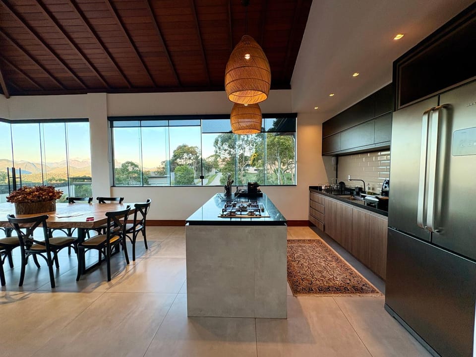 Kitchen or kitchenette, Dining area, pet friendly