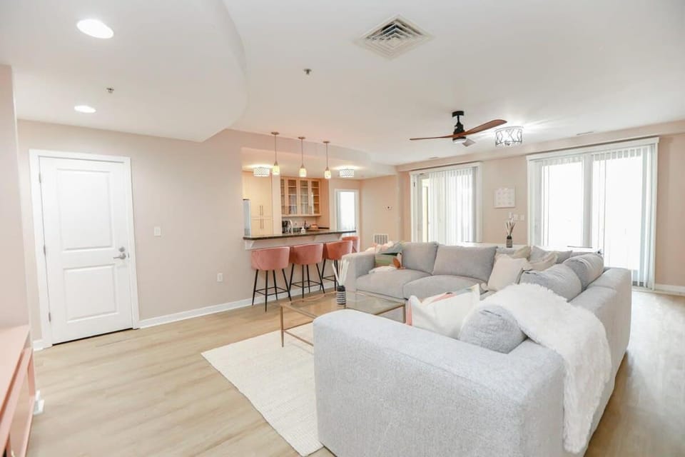 Sojourn Sanctuary Seaside Escape 3 BR Apartment in Sandbridge