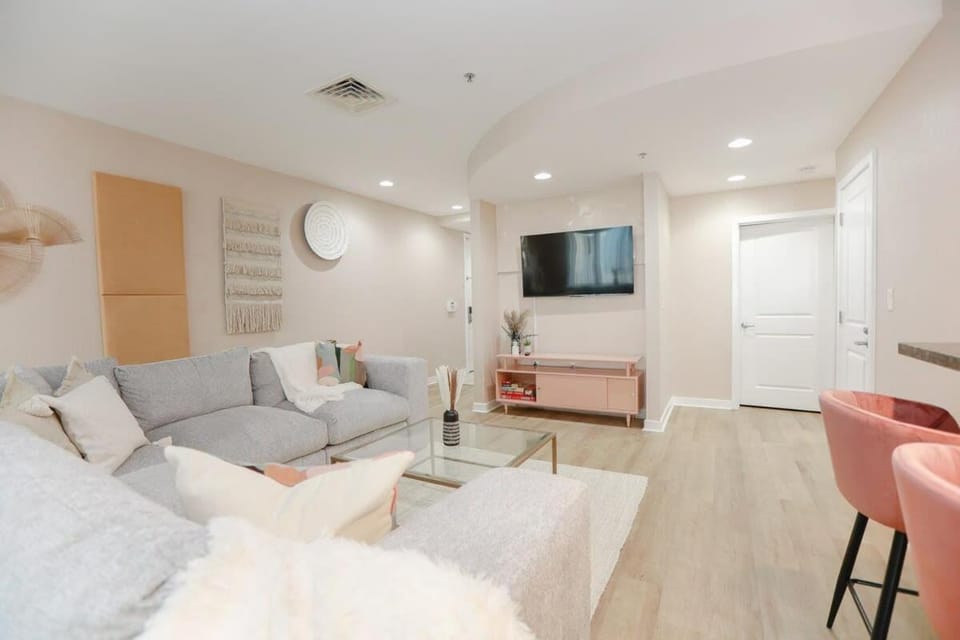 Sojourn Sanctuary Seaside Escape 3 BR Apartment in Sandbridge