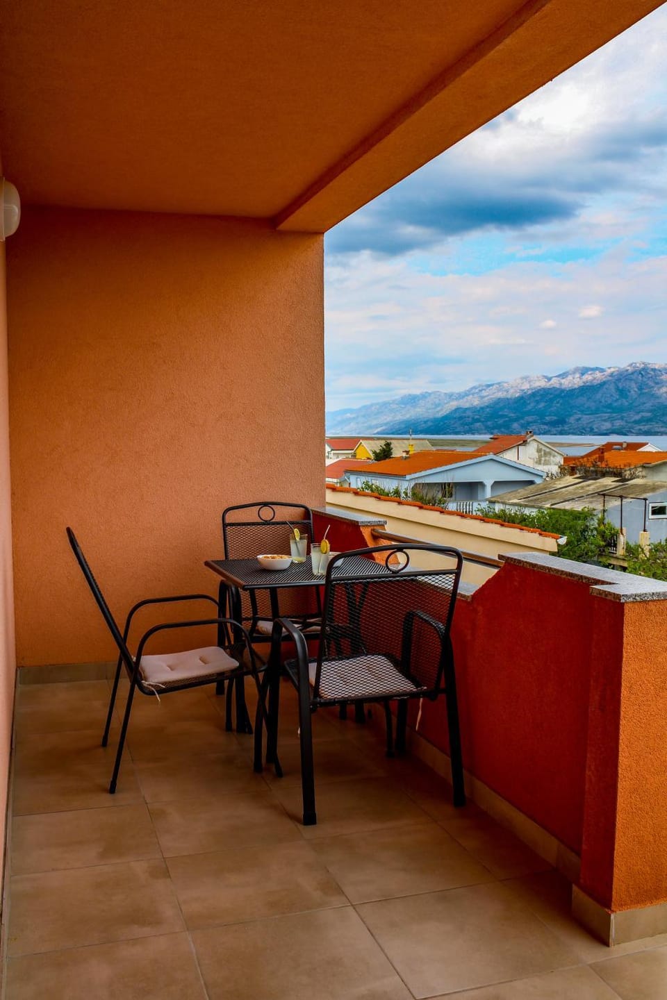 View (from property/room), Balcony/Terrace, Seating area, Mountain view, Sea view