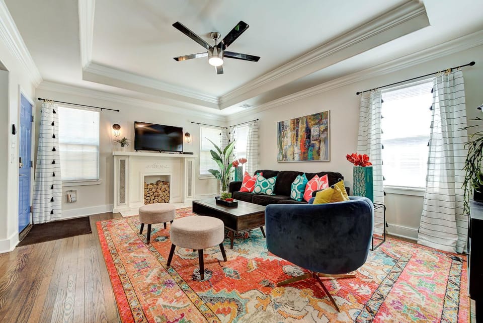 Gatewood Getaway-City card 4 local biz discounts House in Oklahoma City