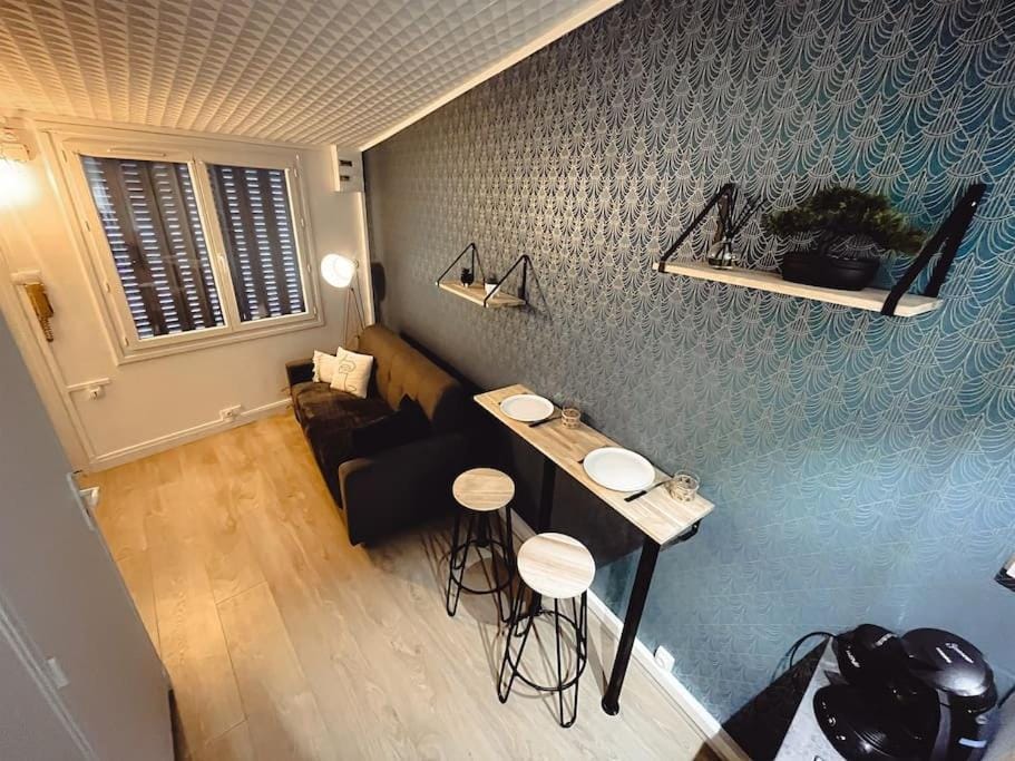 Le Studio des Halles • Hypercentre • Netflix Apartment in Centre-Val de Loire