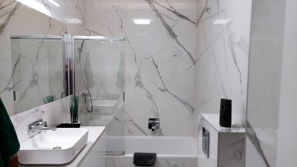 Shower, Toilet, Bathroom, Bath