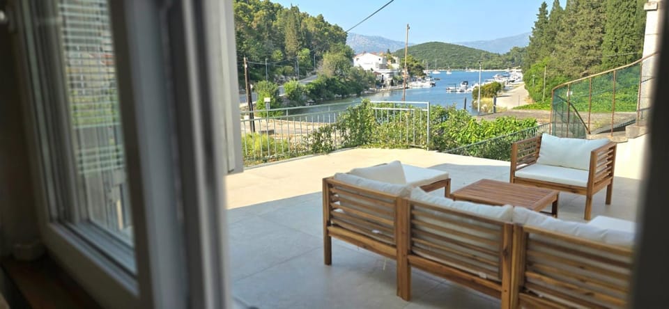 View (from property/room), Balcony/Terrace, Seating area, Sea view