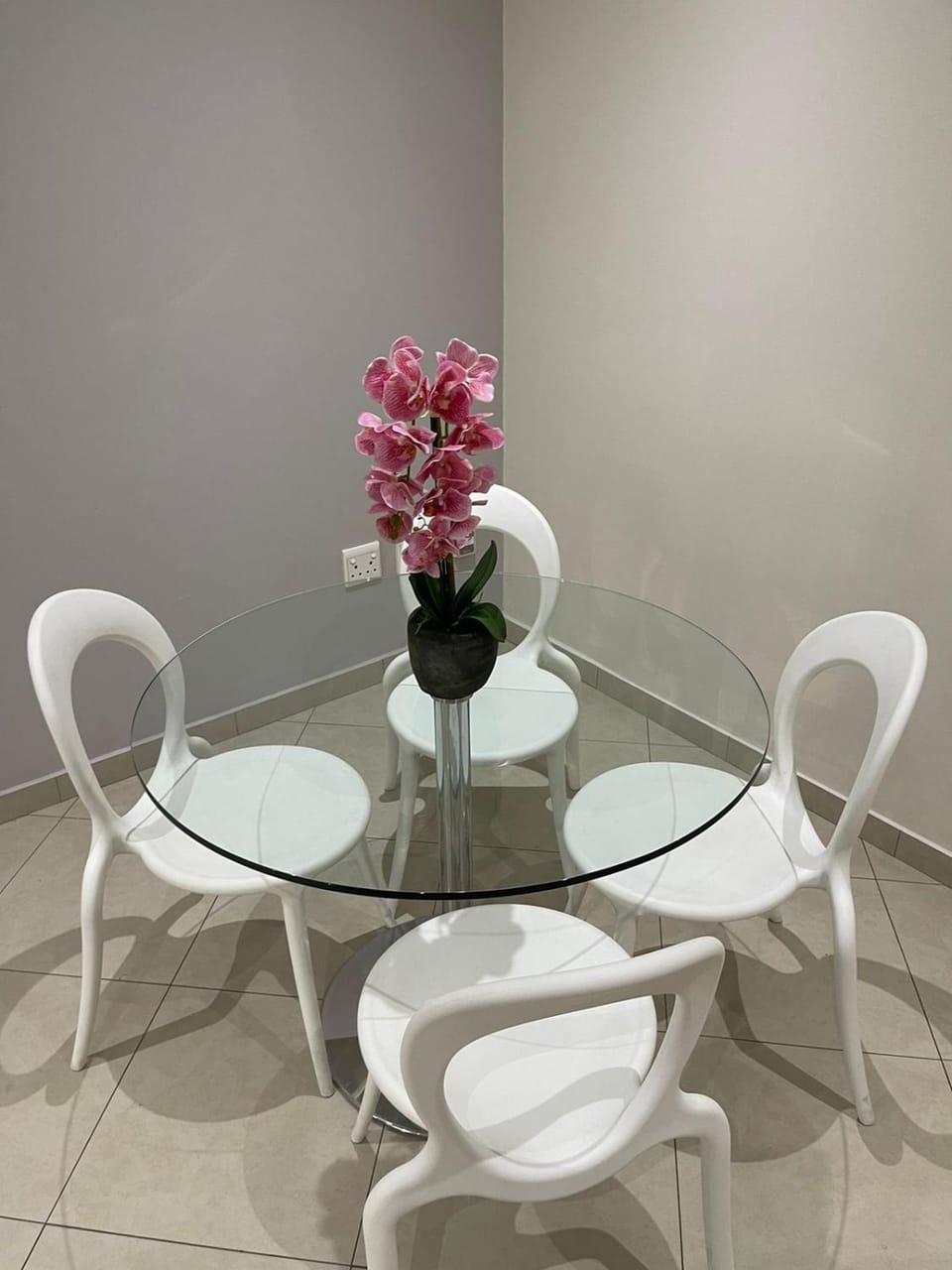 Seating area, Dining area