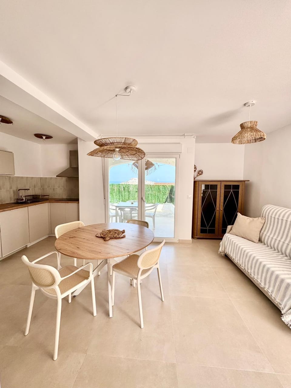 Living room, Garden view