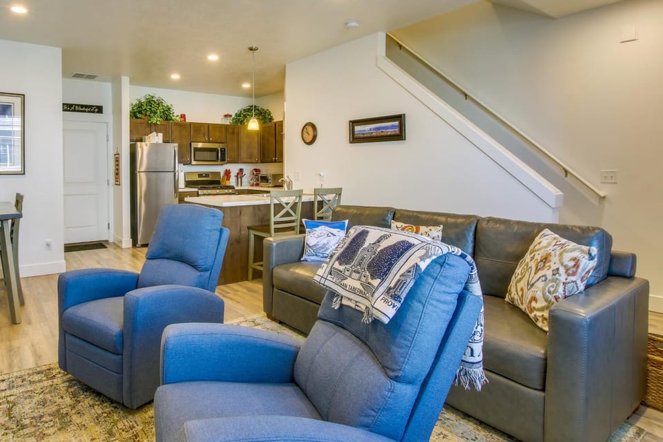2 Mi to Zootah: Providence Townhome w/ Fireplaces House in Logan