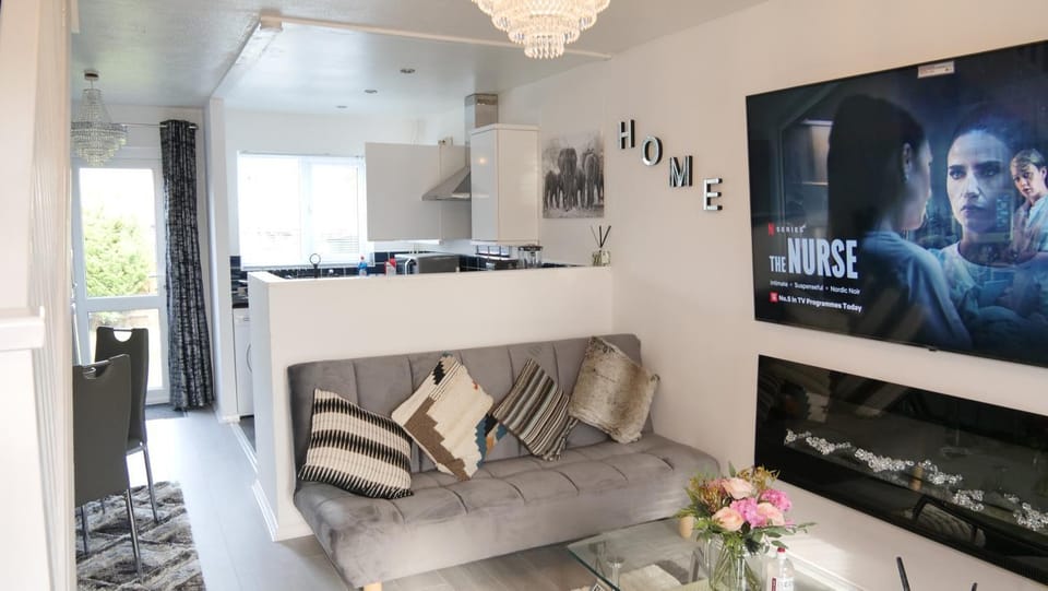 TV and multimedia, Living room, Seating area