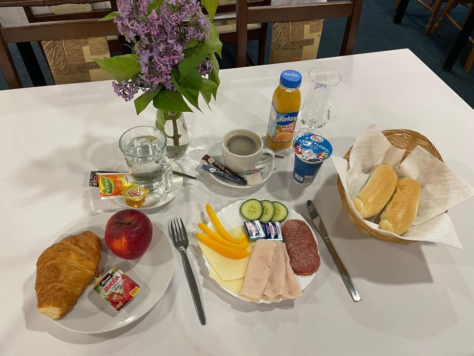 Food and drinks, Breakfast, Continental breakfast, Drinks
