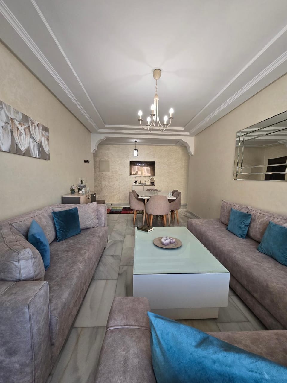 Mont Blanc :Appartement, vue sur mer à 2 minutes de la gare. Apartment in Tangier