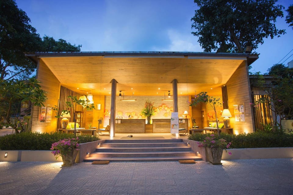 Sai Kaew Beach Resort Hotel in Phe
