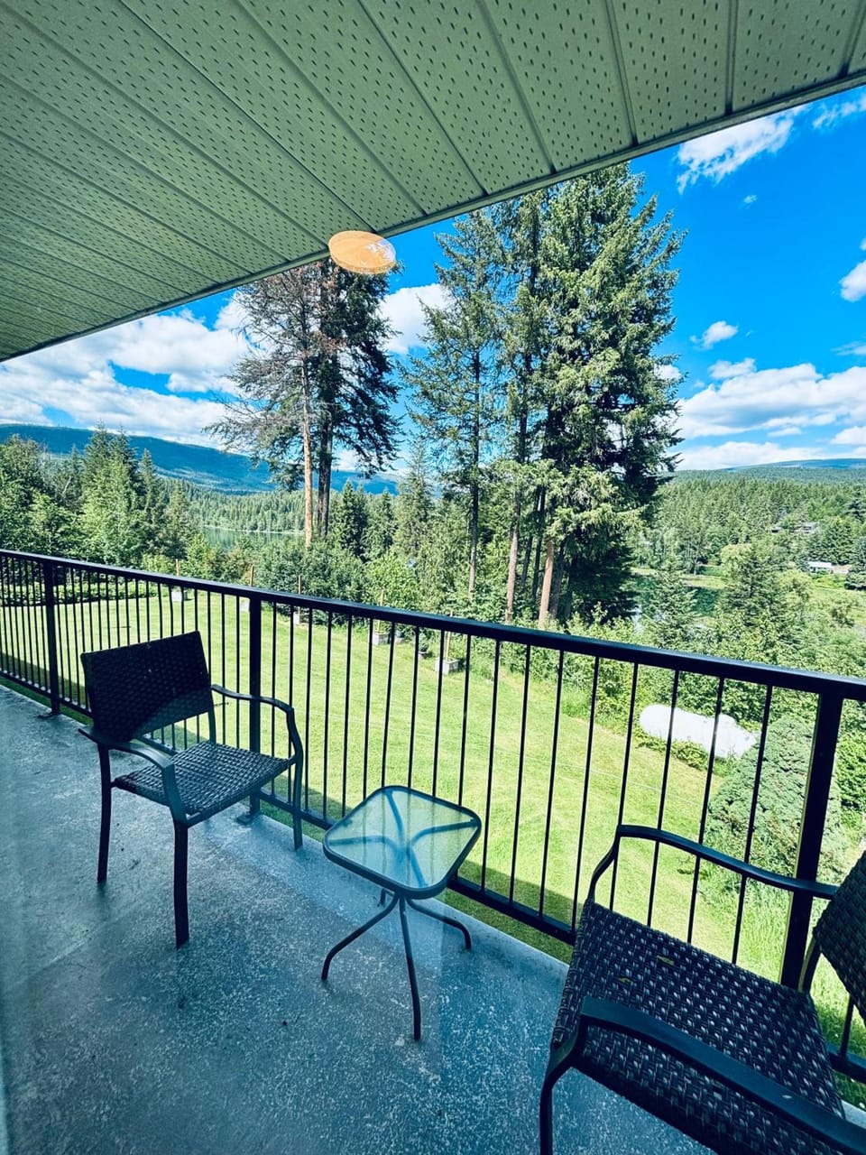 Hotel Civilia Lakeside by Civilia Golf Retreat Motel in British Columbia