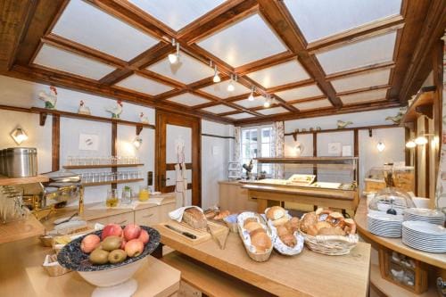 Hotel Kellhof - Bed & Breakfast Hotel in Gaienhofen