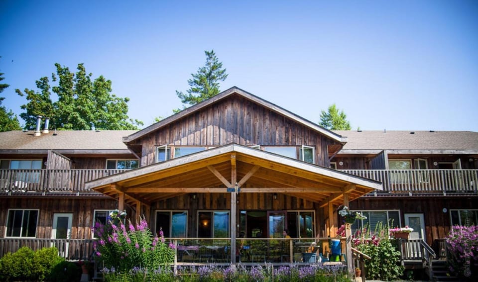 Kiwi Cove Lodge Lodge in Southern Gulf Islands