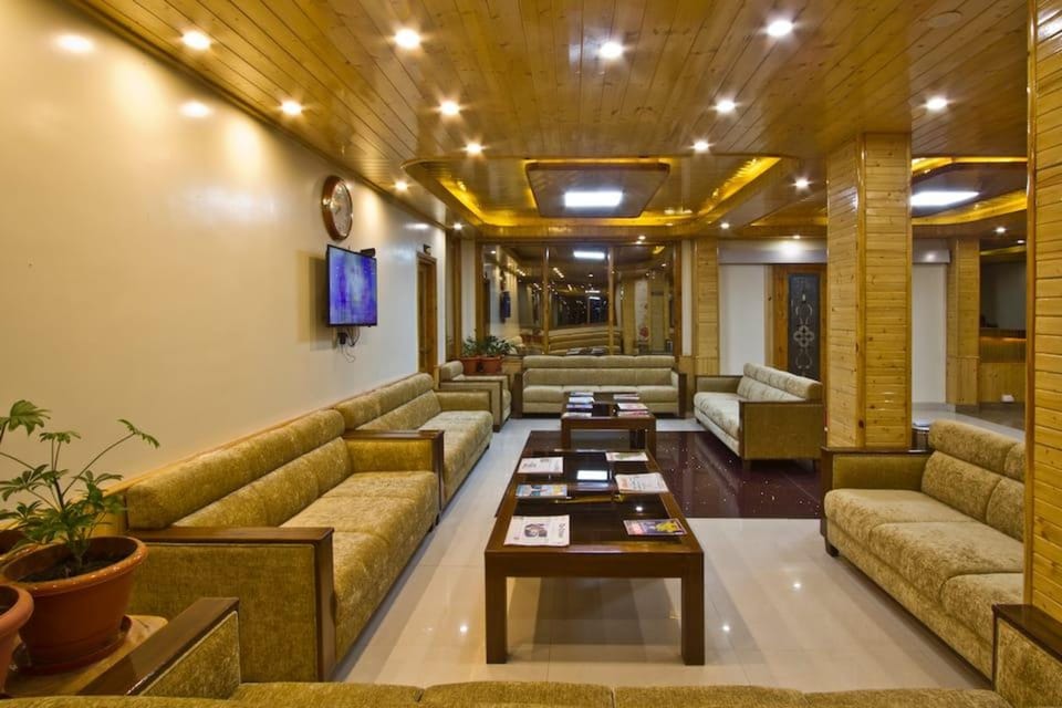 Holiday Heights Manali Hotel in Manali