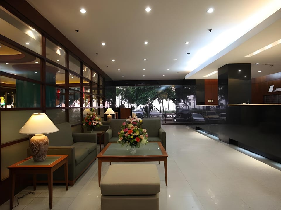 Sunny Bay Suites Hotel in Manila City