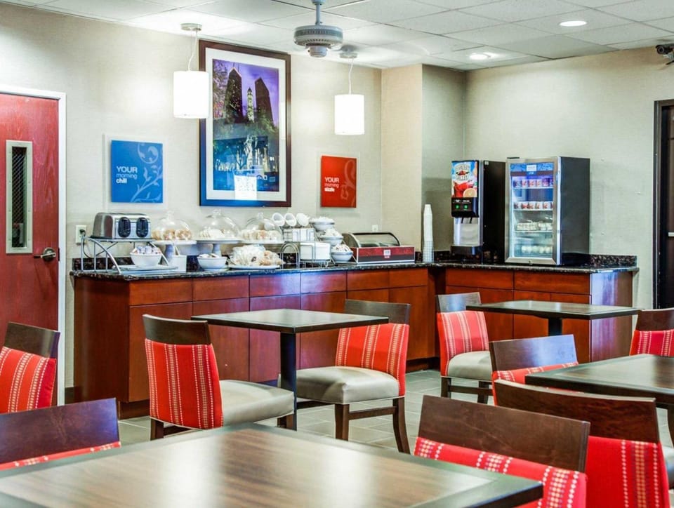 Comfort Suites Lombard - Addison Hotel in Lombard