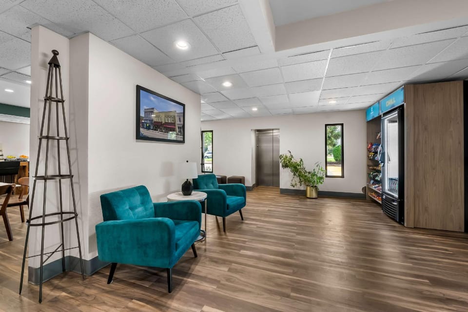 Clarion Pointe Apex – Holly Springs Hotel in Apex